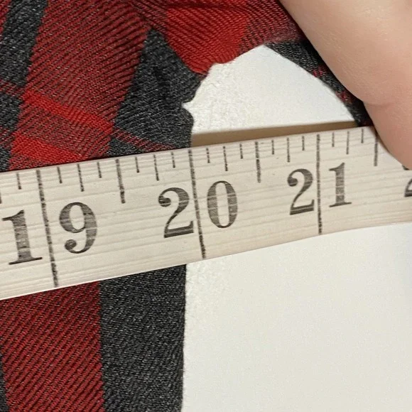 Cabi Top Womens Medium Red Black Plaid 1/2 Button Up Blouse Hi Low Festive Boho - Picture 15 of 16